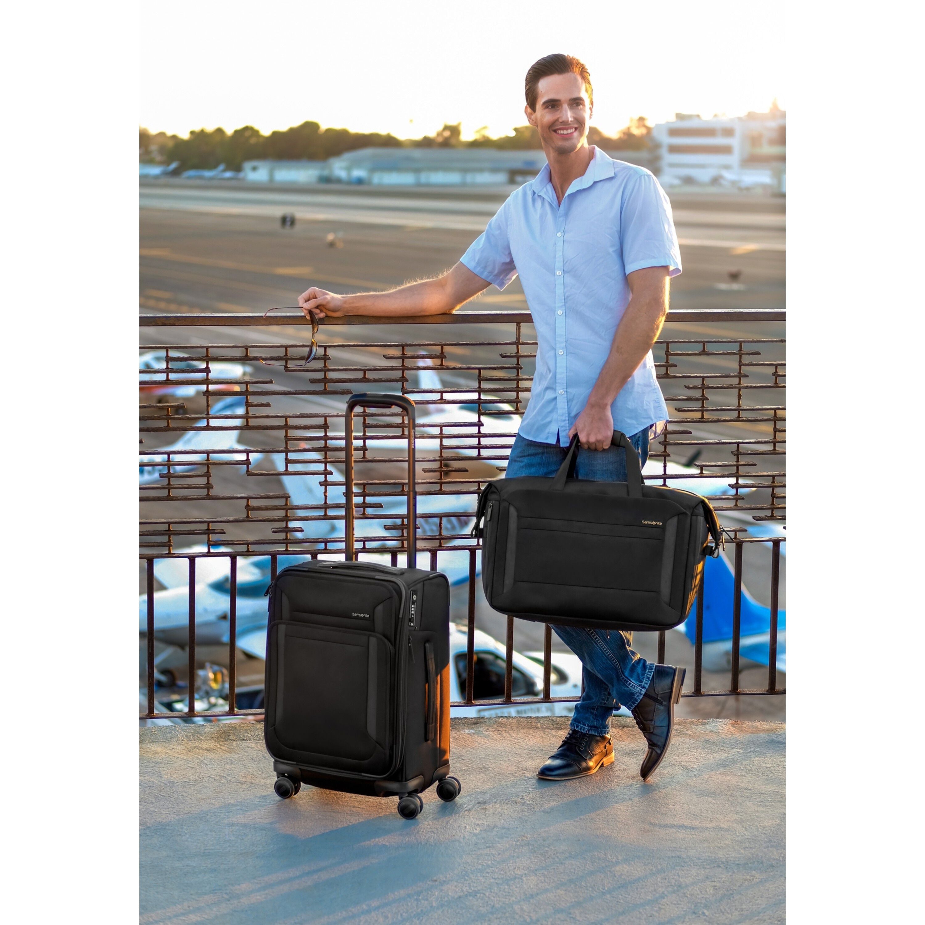 SAMSONITE ARMAGE II 22 X 14 X 9 CARRY-ON SPINNER