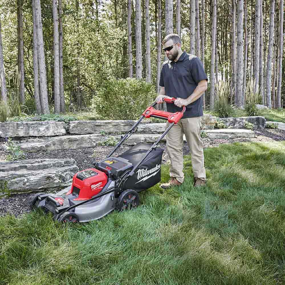 MILWAUKEE 18V FUEL™ 533mm (21") Self-Propelled Dual Battery Lawn Mower Skin M18F2LM210