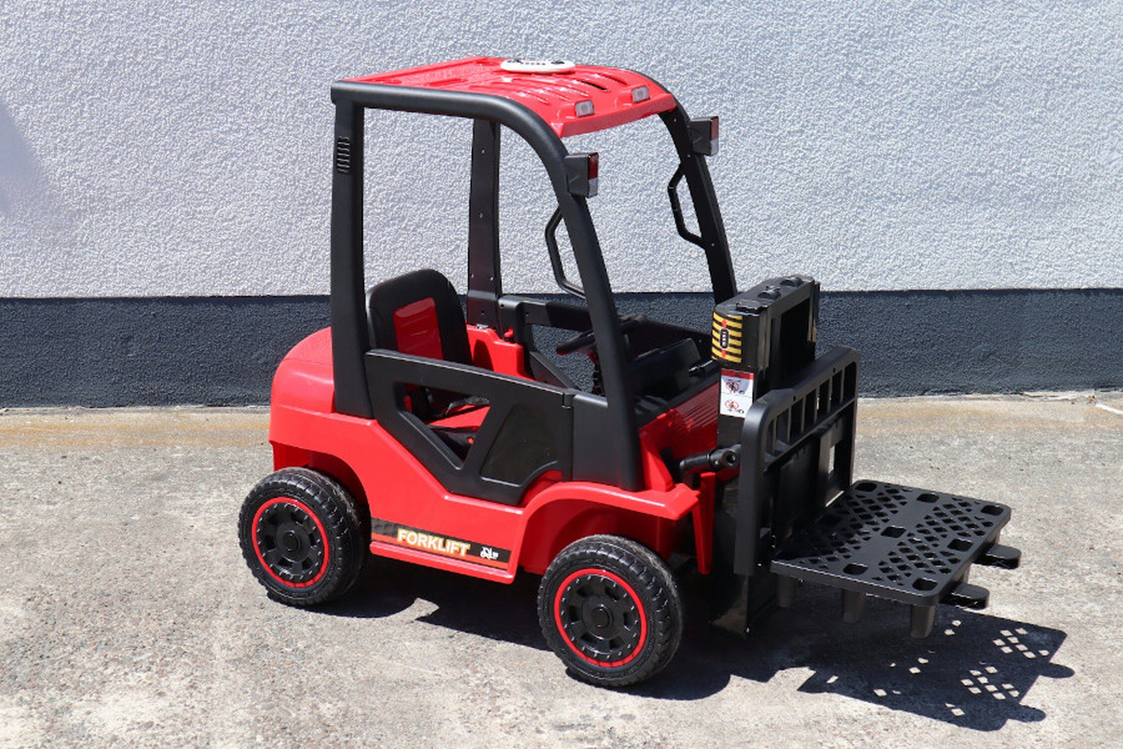 TPFLiving electric children's car forklift - motor: 2 x 12 V - battery: 1 x 12 Volt/7Ah, load capacity 40 kg, children's car - electric car with seat belt