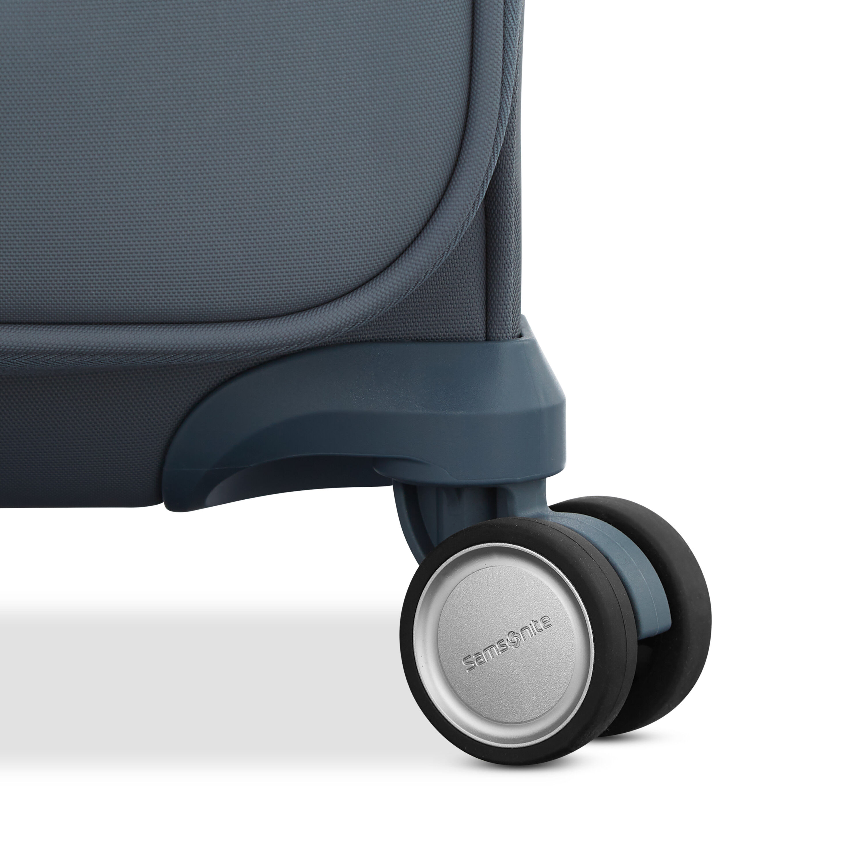 Samsonite ELEVATION™ PLUS SOFTSIDE LARGE EXPANDABLE SPINNER