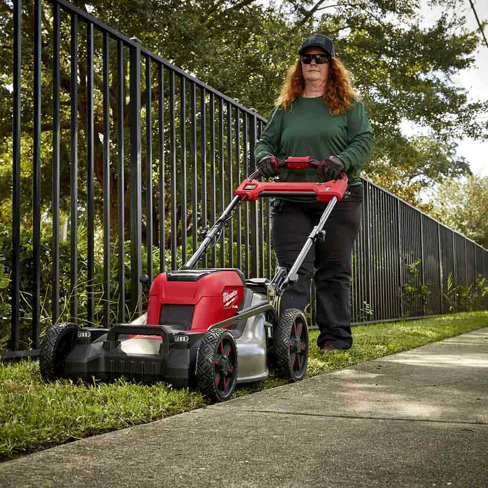 MILWAUKEE 18V FUEL™ 533mm (21") Self-Propelled Dual Battery Lawn Mower Skin M18F2LM210
