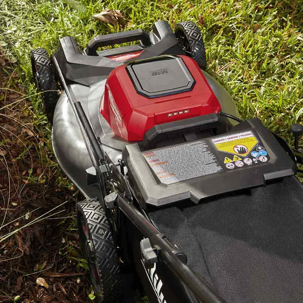 MILWAUKEE 18V FUEL™ 533mm (21") Self-Propelled Dual Battery Lawn Mower Skin M18F2LM210