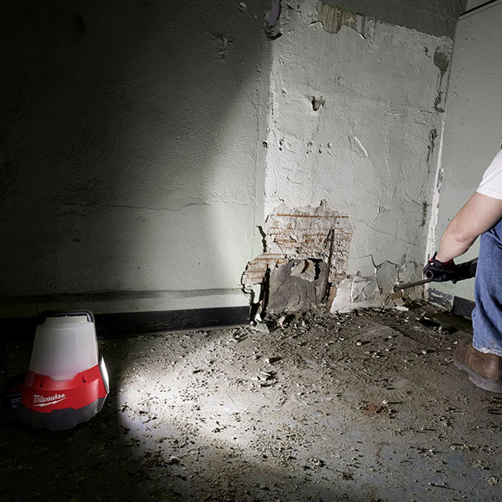 MILWAUKEE 18V Compact Site Light w. Flood Mode M18TAL-0