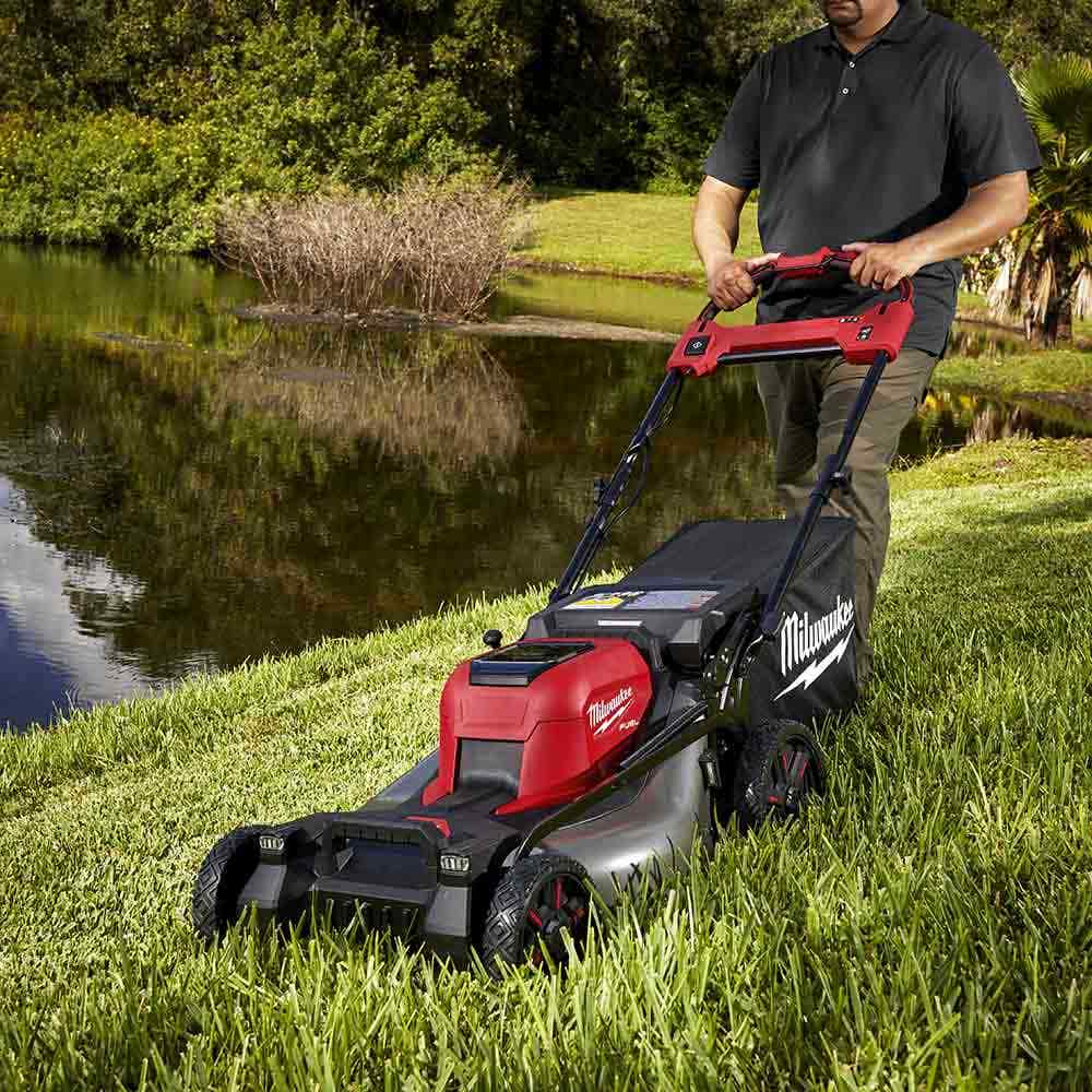 MILWAUKEE 18V FUEL™ 533mm (21") Self-Propelled Dual Battery Lawn Mower Skin M18F2LM210