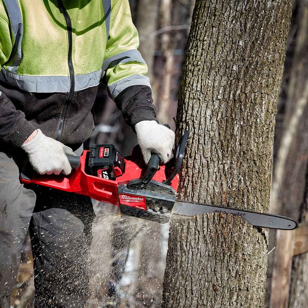 MILWAUKEE 18V FUEL™ 406mm Chainsaw Skin M18FCHS-0