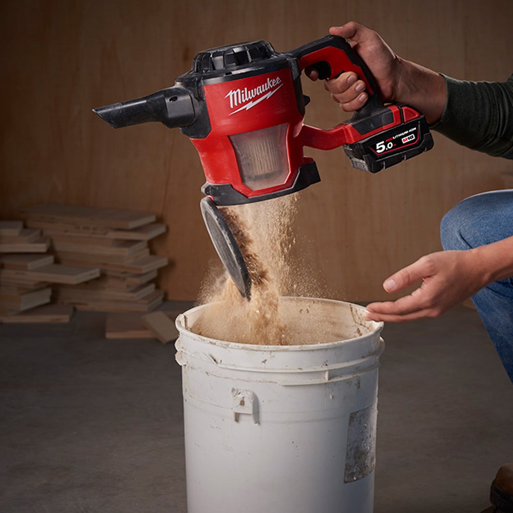 MILWAUKEE 18V Vacuum Skin with Attachments M18CV-0