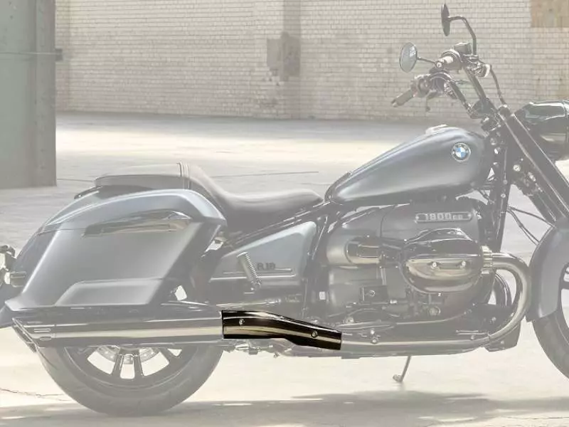 BMW Rear silencer cover right side Chrome - R18 Roctane