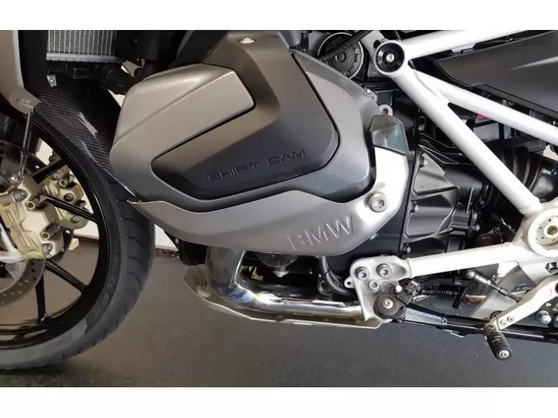 BMW Set Valve Cover Guard - R1200GS K50 (2012-2019) / R1200GSA K51 (2013-2018) / R1200R/RS/RT (2014-2018)