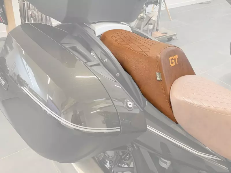 BMW Passenger seat Option 719 brown - K1600GT (2017-)