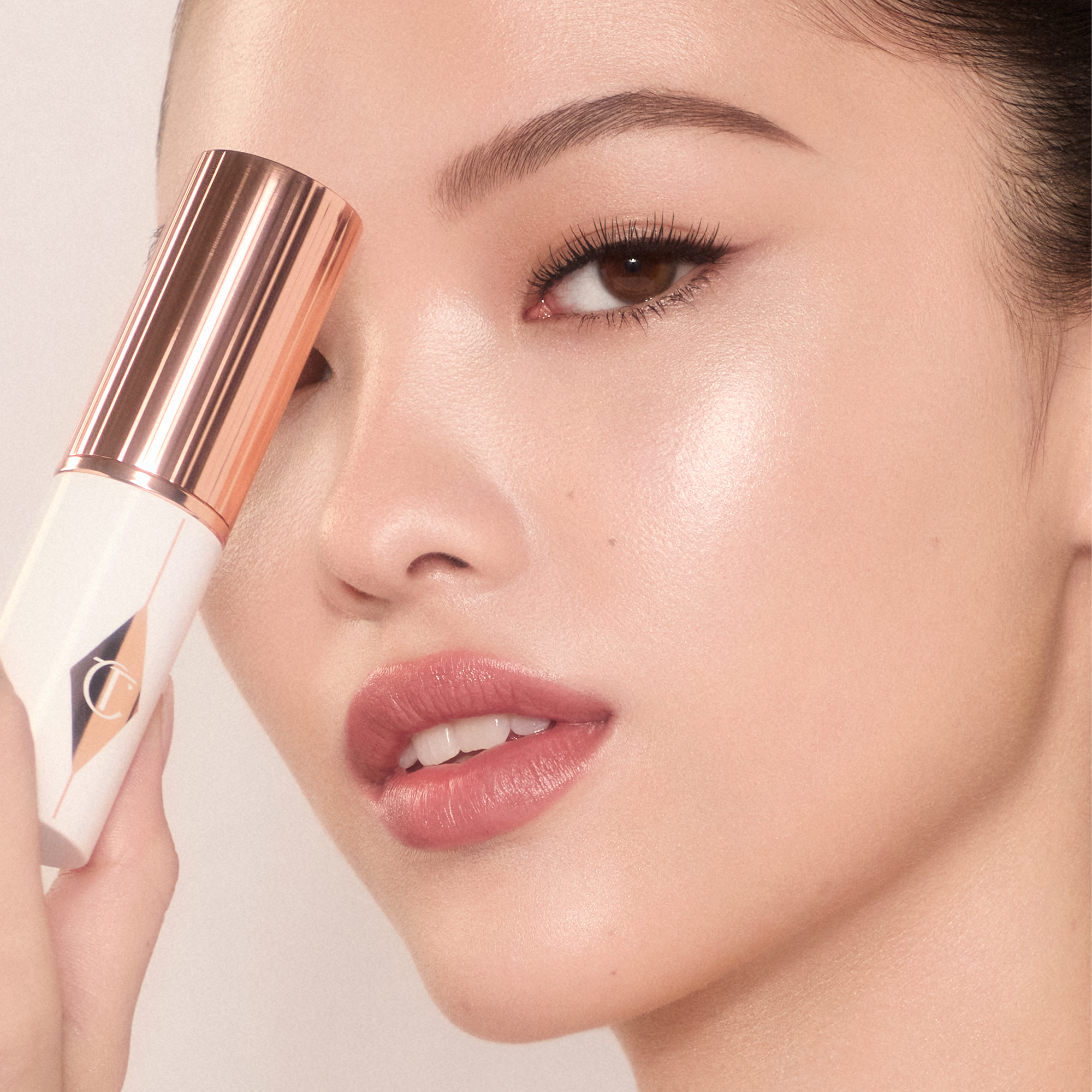 UNREAL SKIN SHEER GLOW TINT HYDRATING FOUNDATION STICK