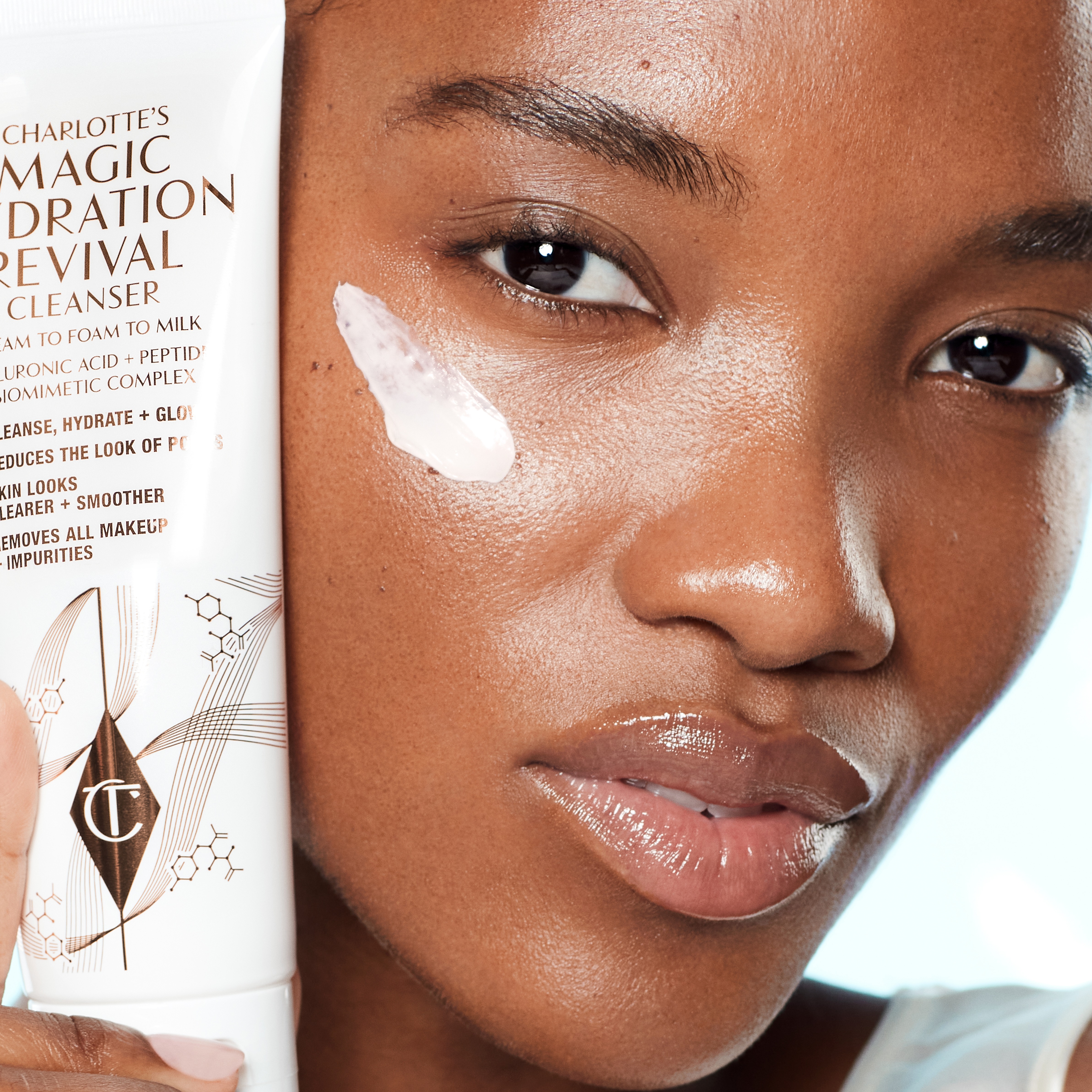 CHARLOTTE'S MAGIC HYDRATION REVIVAL CLEANSER