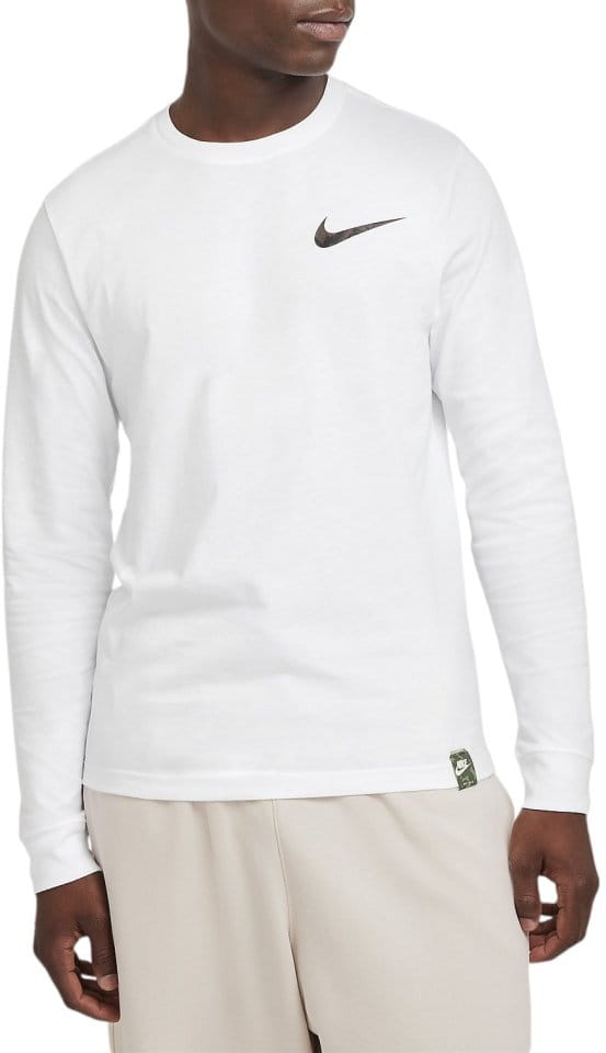 Long-sleeve Nike Sportswear Club T-Shirt