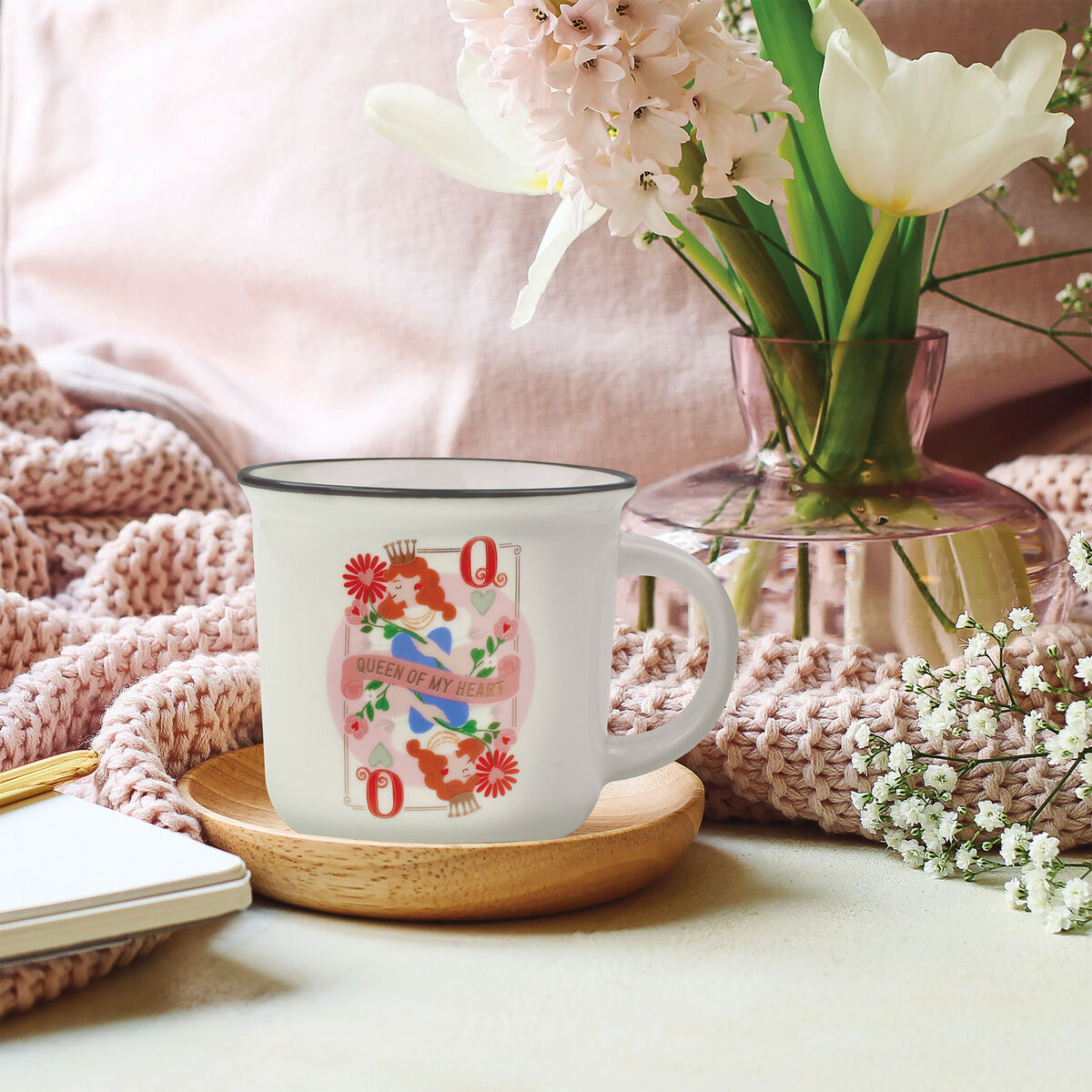 New Bone China Porcelain Mug with Queen-Themed Illustration. 350 ml capacity. The ideal Gift Idea fo