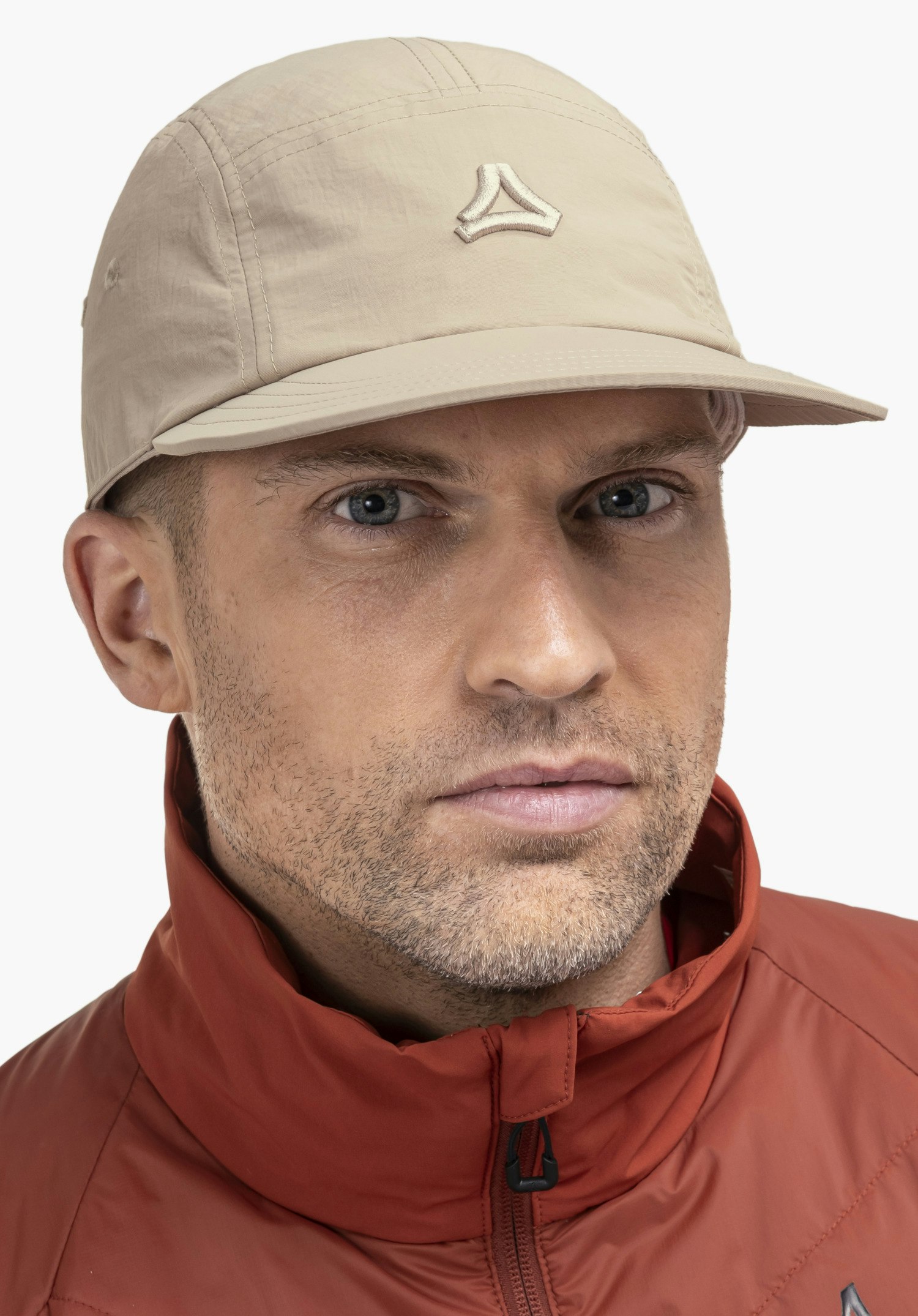 Strapback cap with flat peak