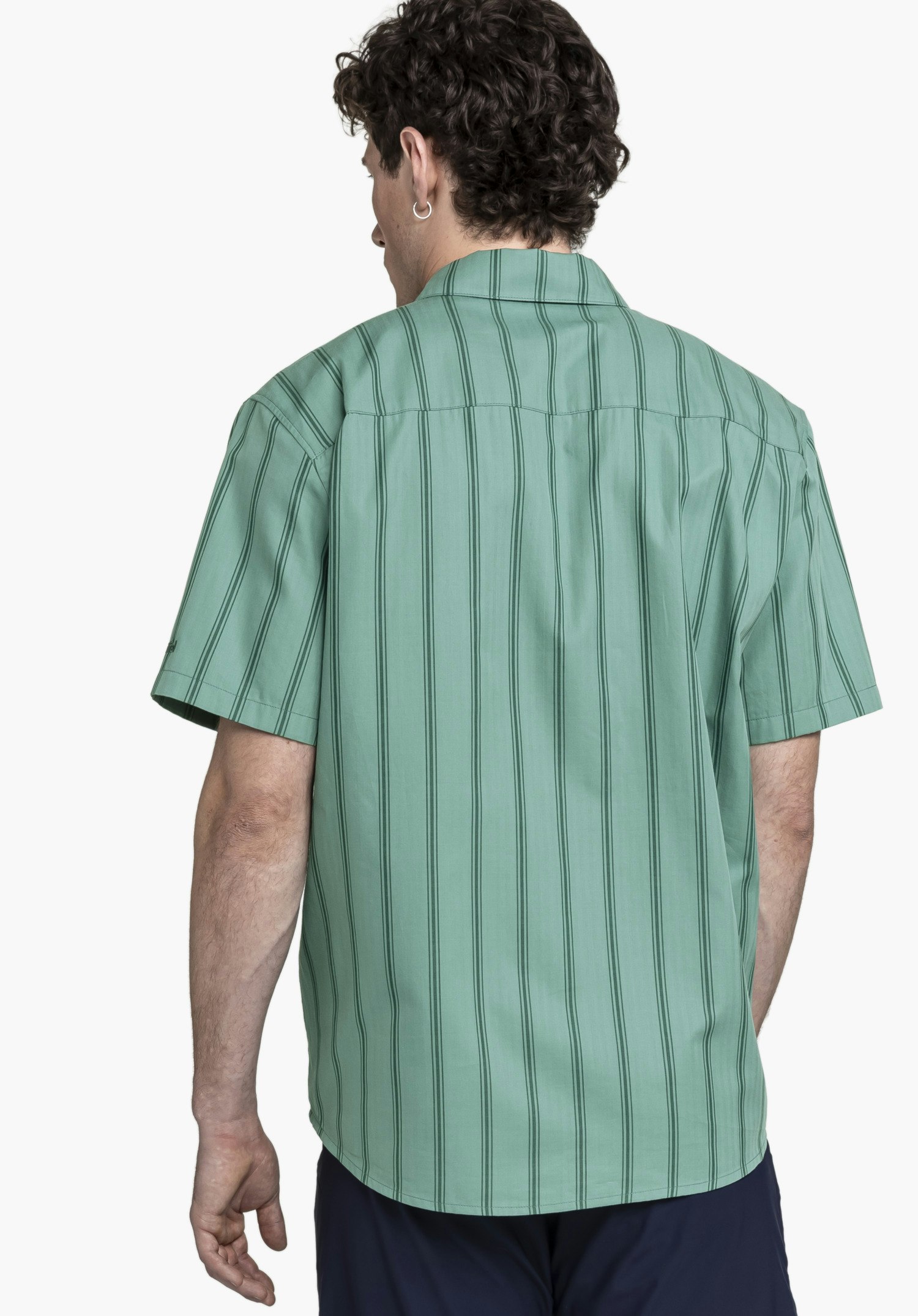 Summery short-sleeved shirt with UV protection