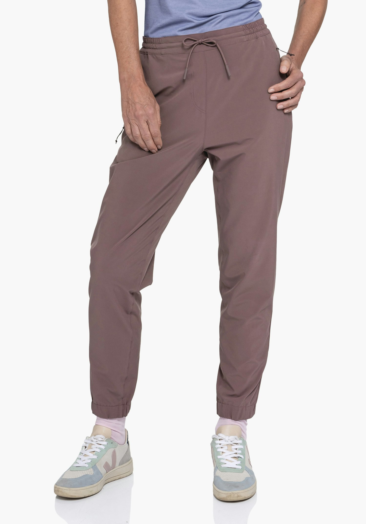 Comfortable & water repellent casual pants
