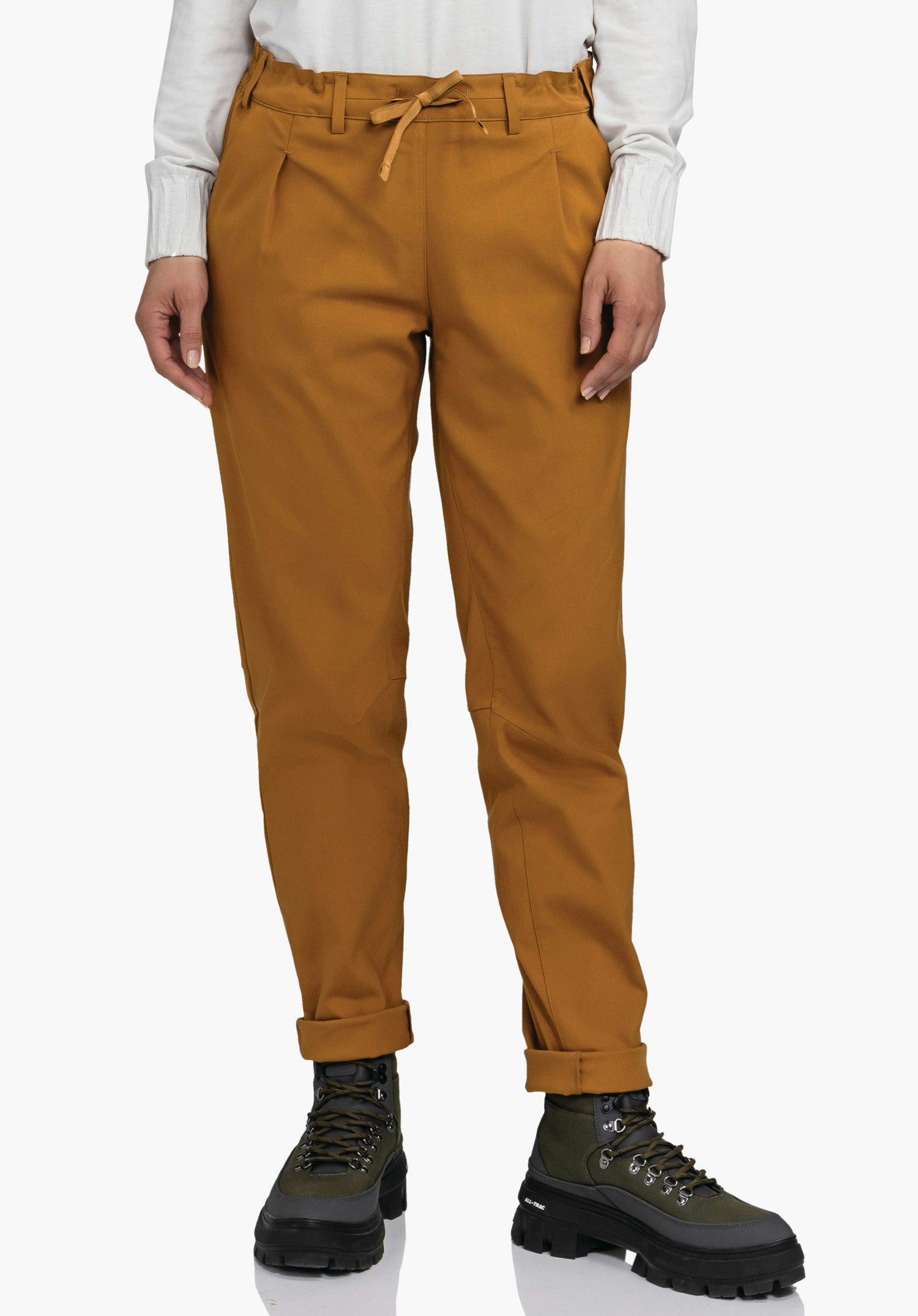 Water-repellent pleated trousers