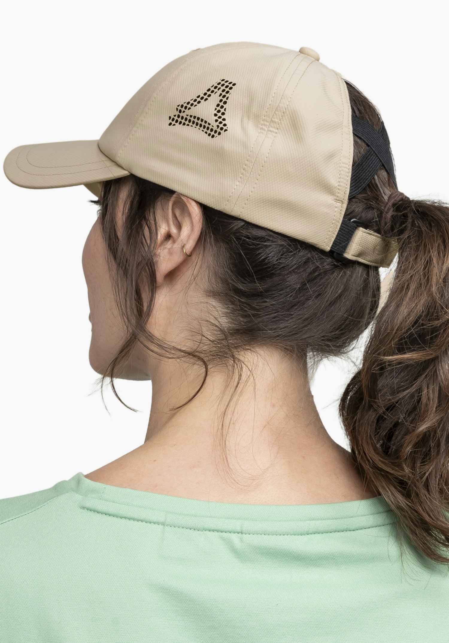 Cap with clever plait opening