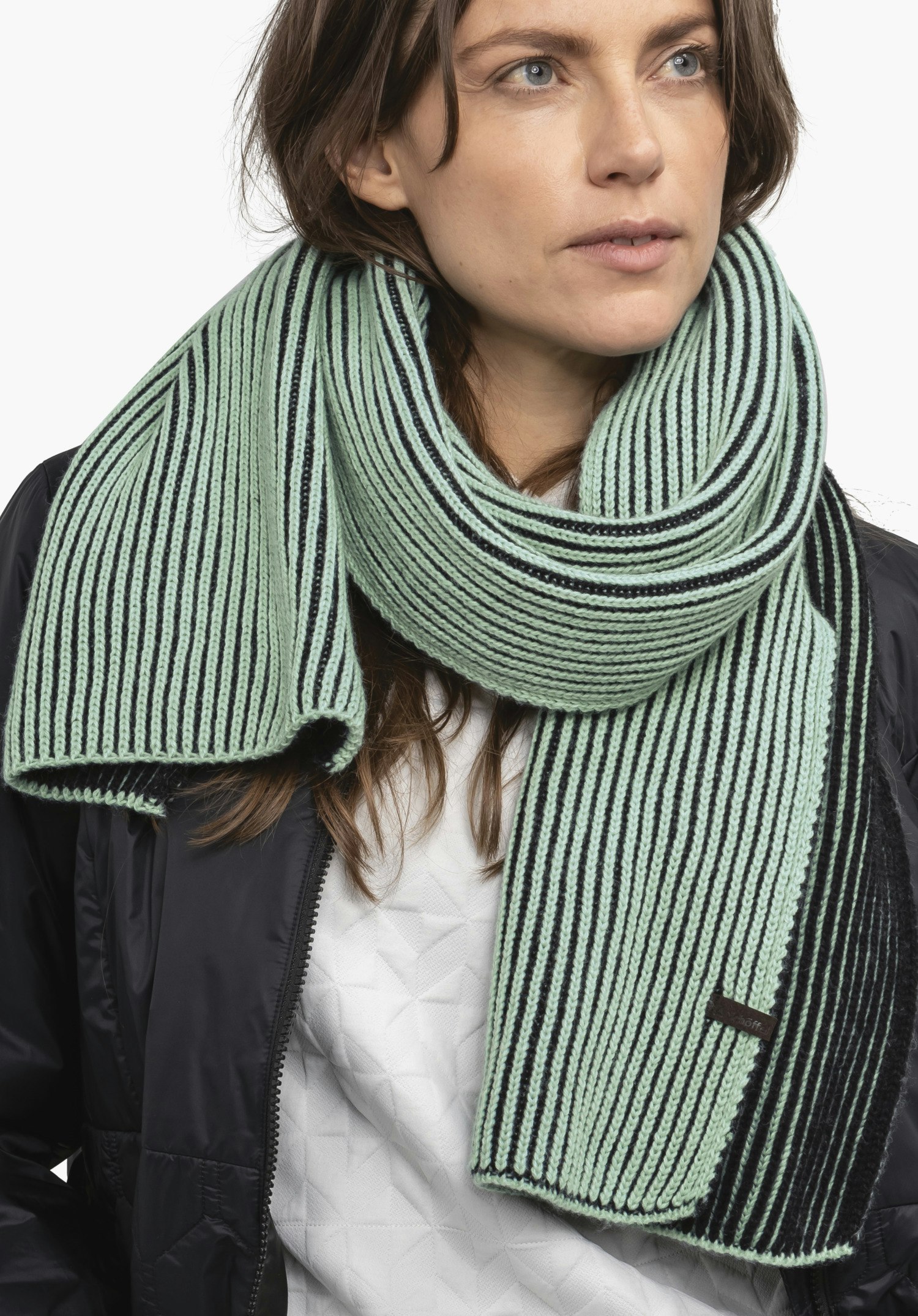Rib knit scarf in 2 tone look