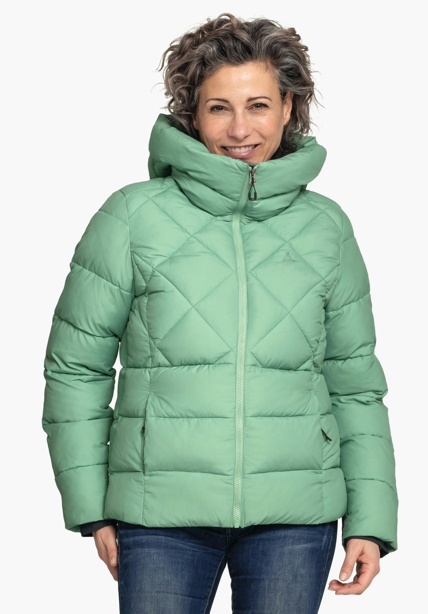 Puffer jacket with synthetic insulation