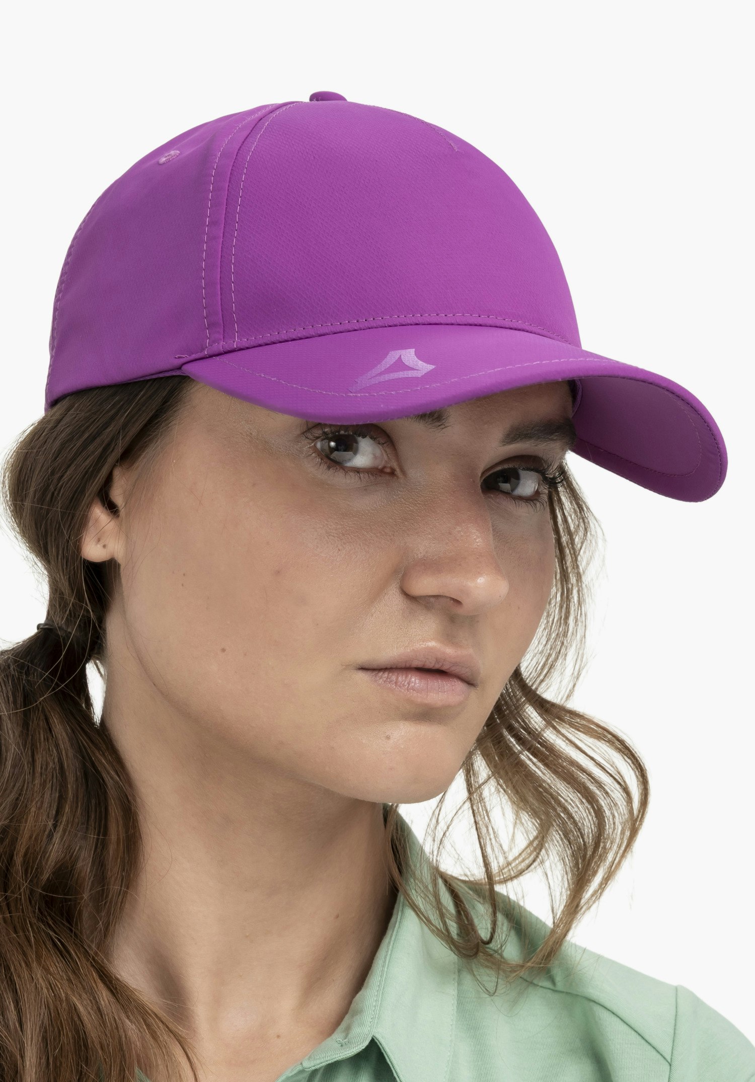 Lightweight, adjustable outdoor cap