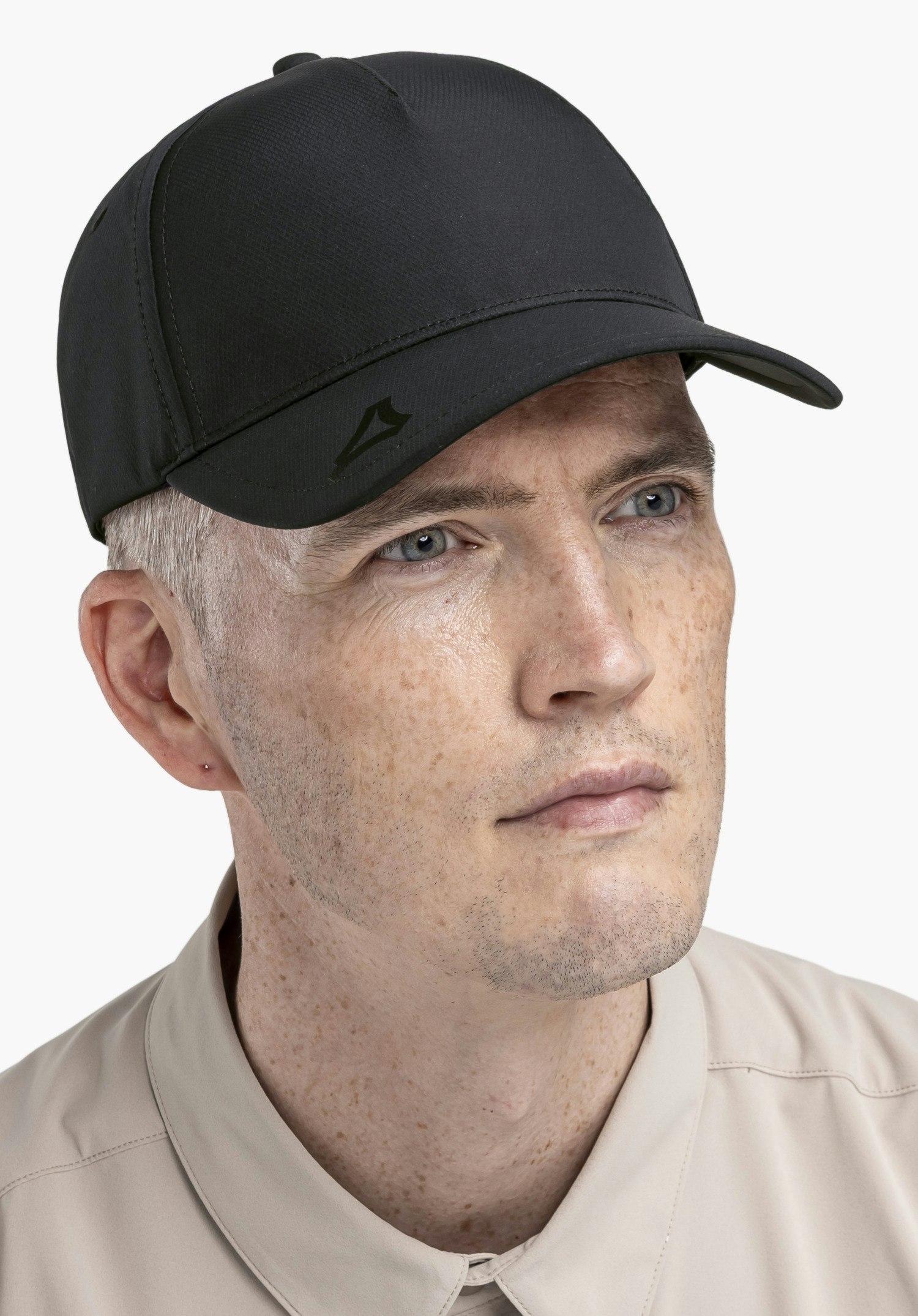 Lightweight, adjustable outdoor cap