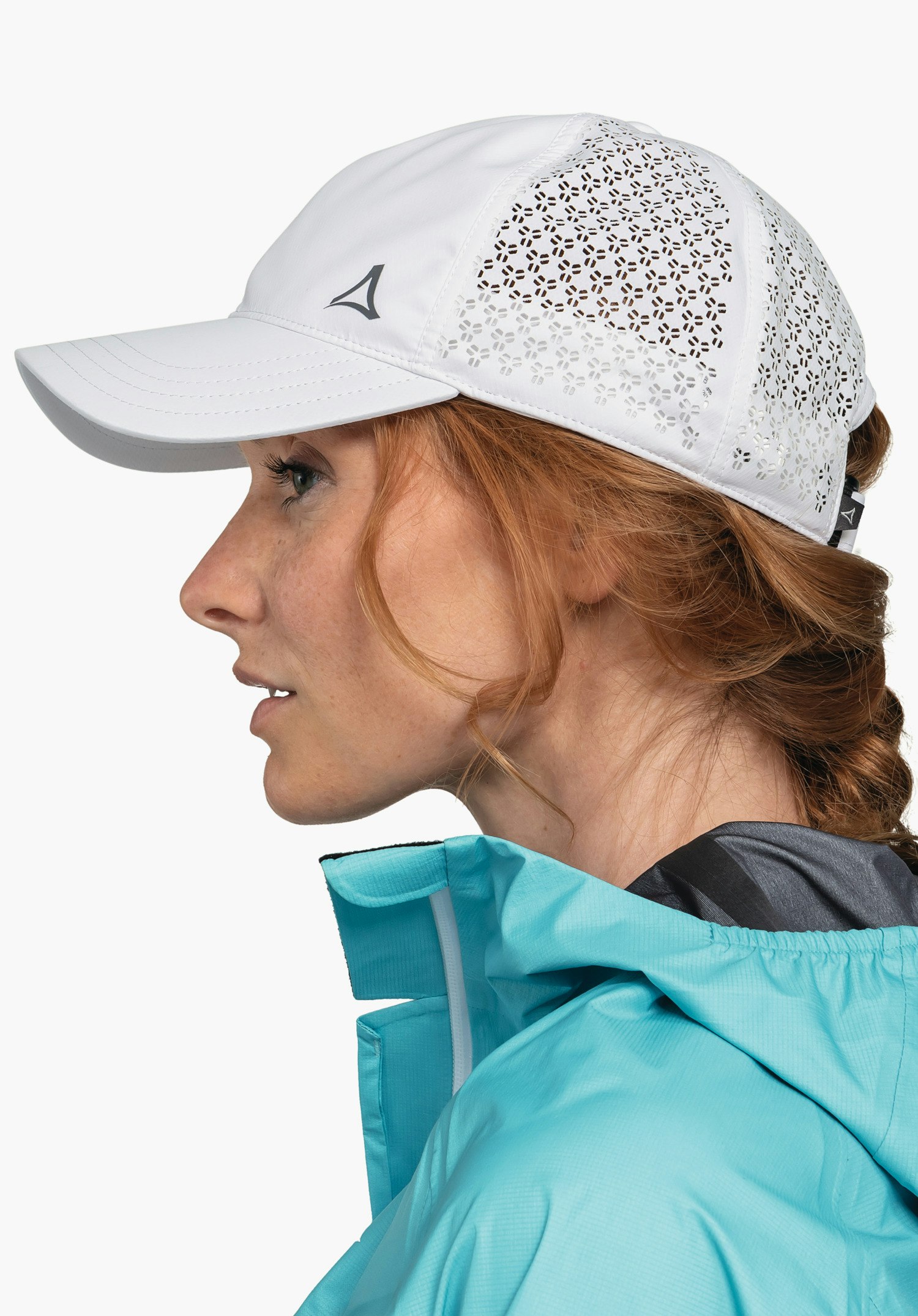Sporty cap with ventilation holes