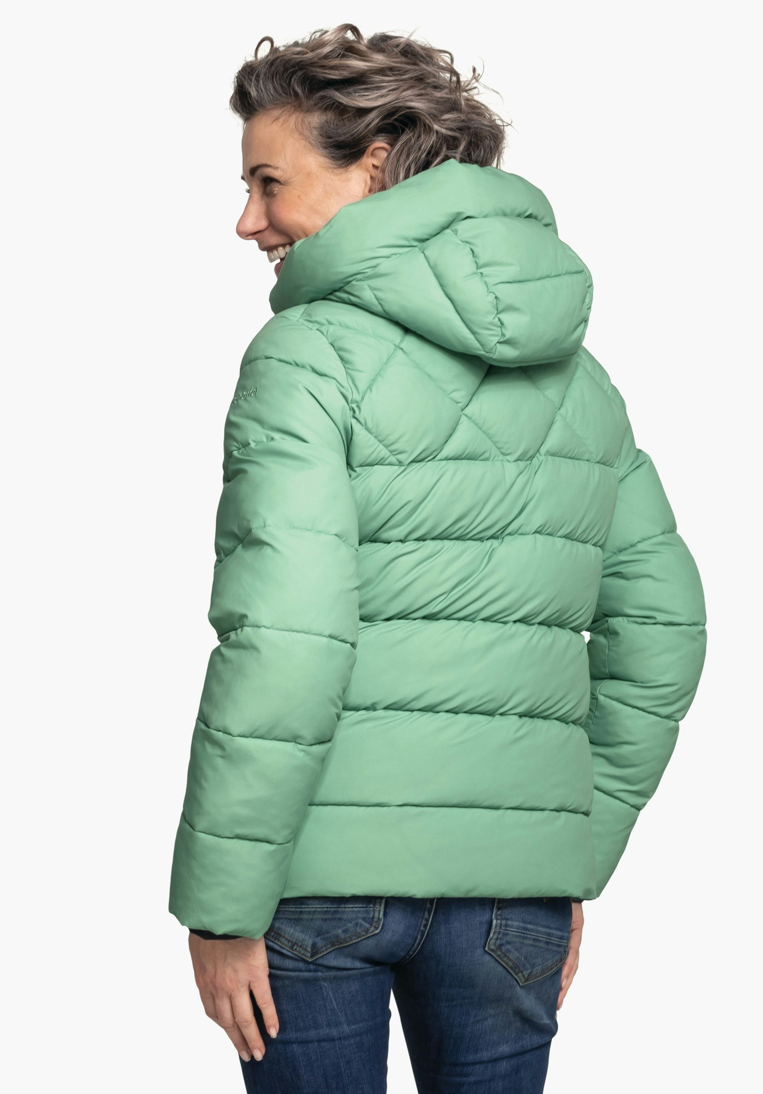 Puffer jacket with synthetic insulation