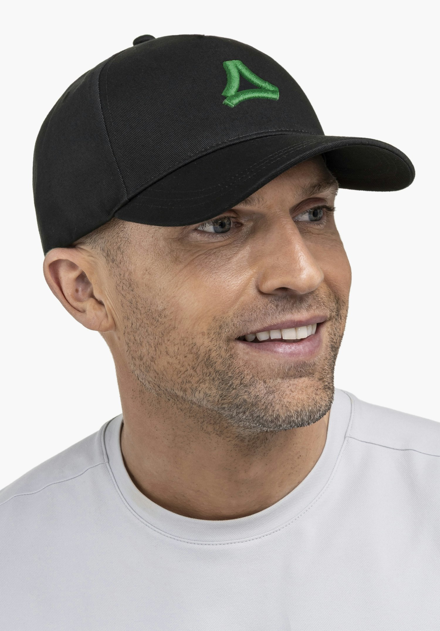 Snapback cap with 3D logo