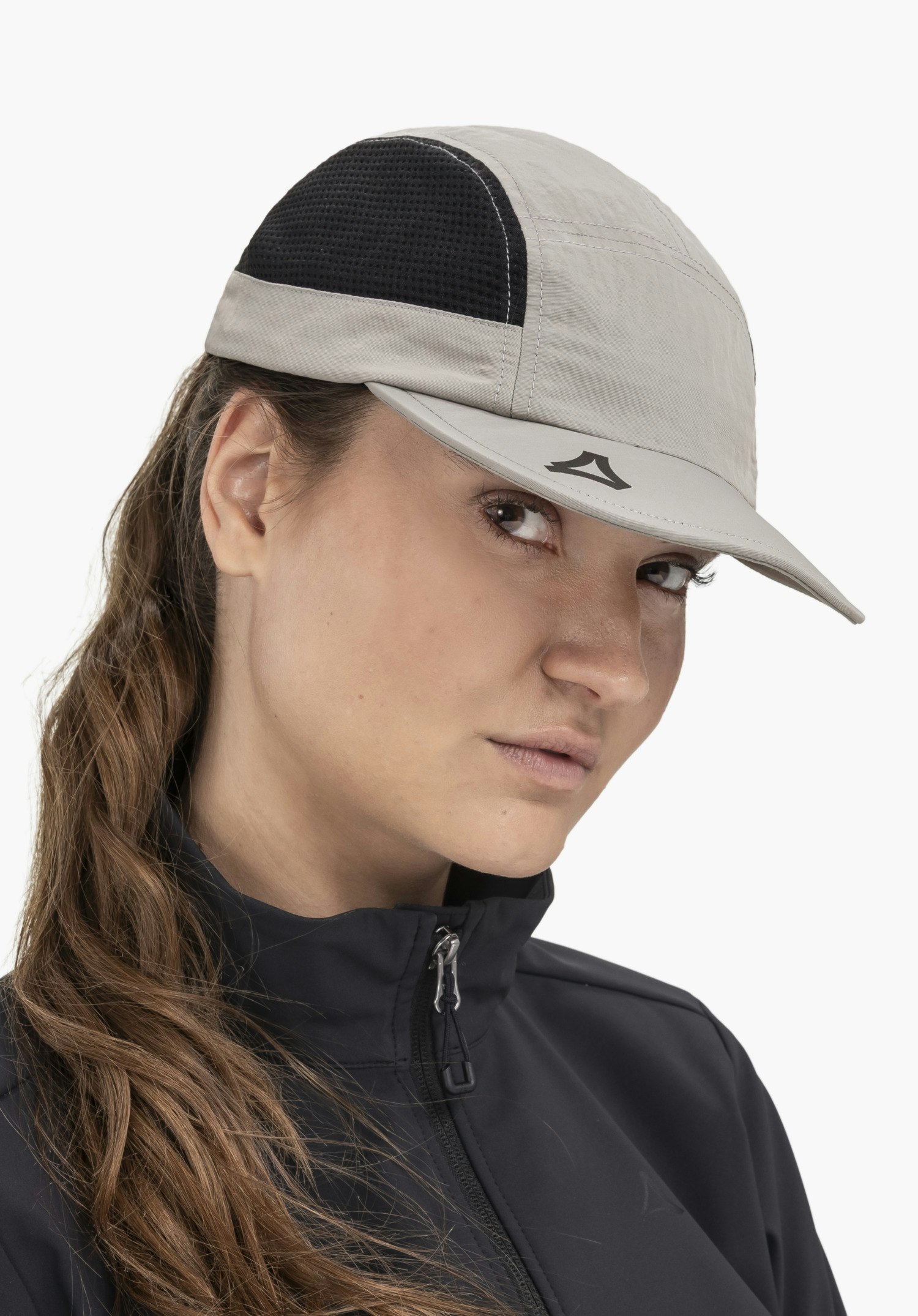 Lightweight cap with flexible peak