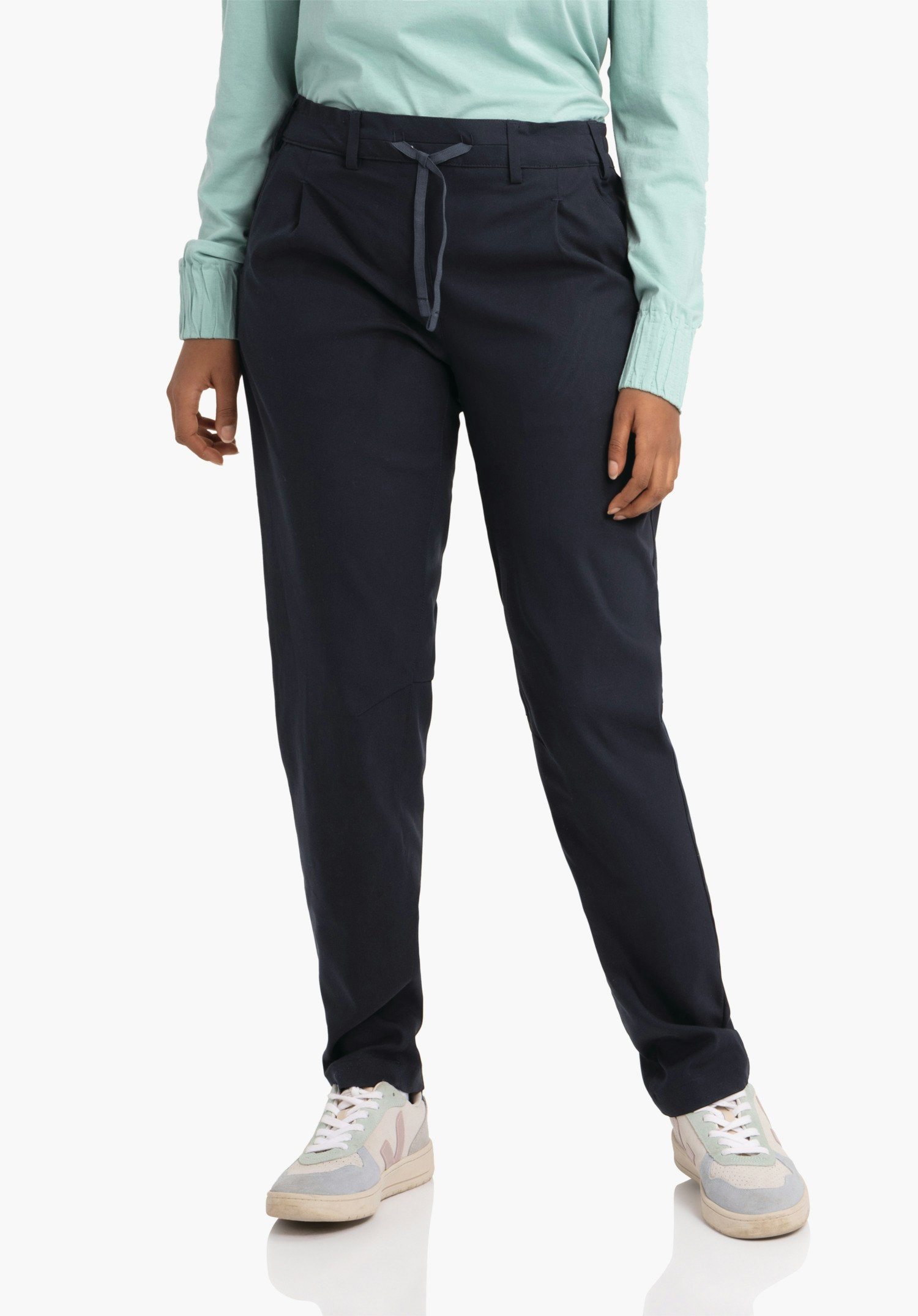 Water-repellent pleated trousers