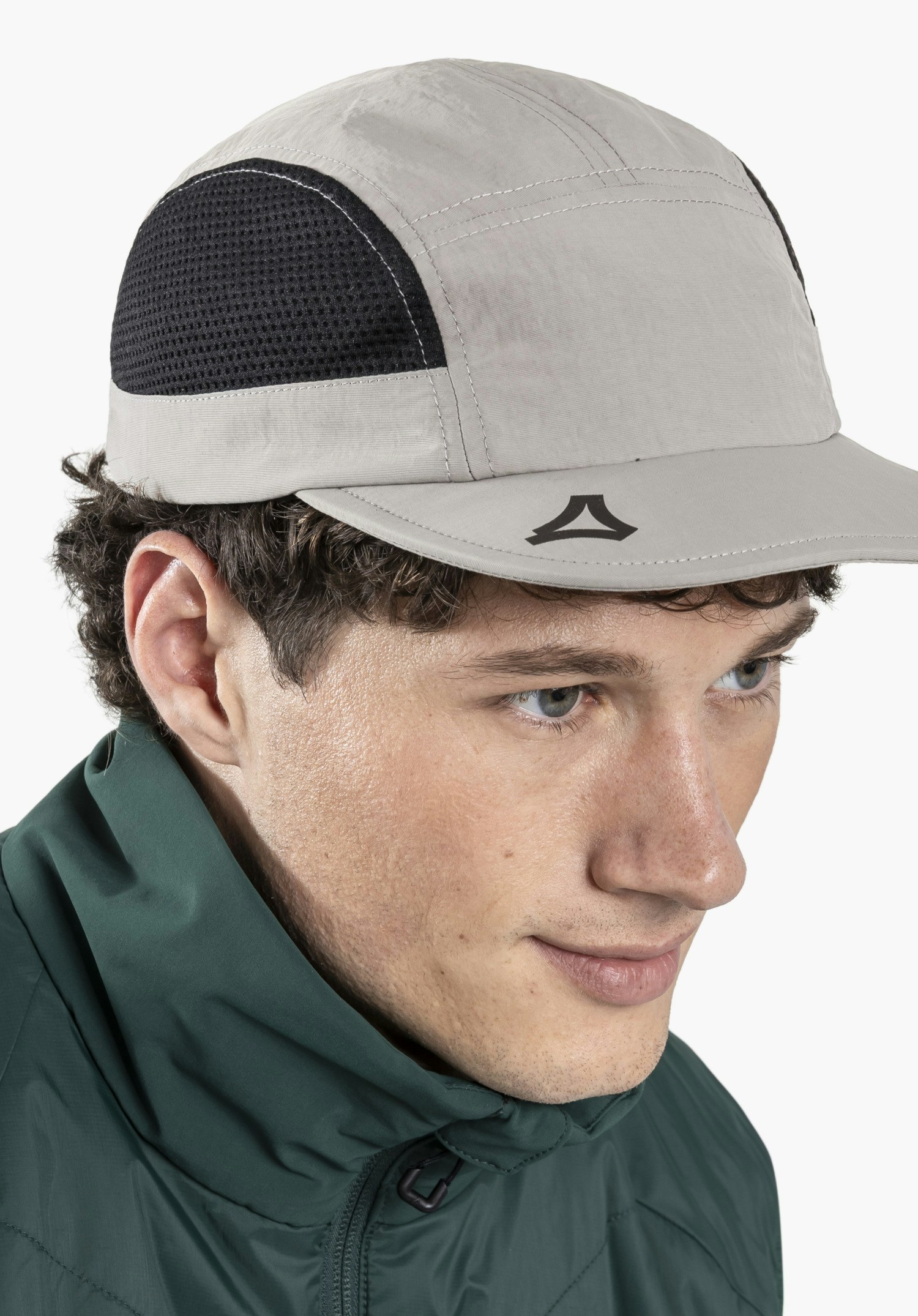 Lightweight cap with flexible peak
