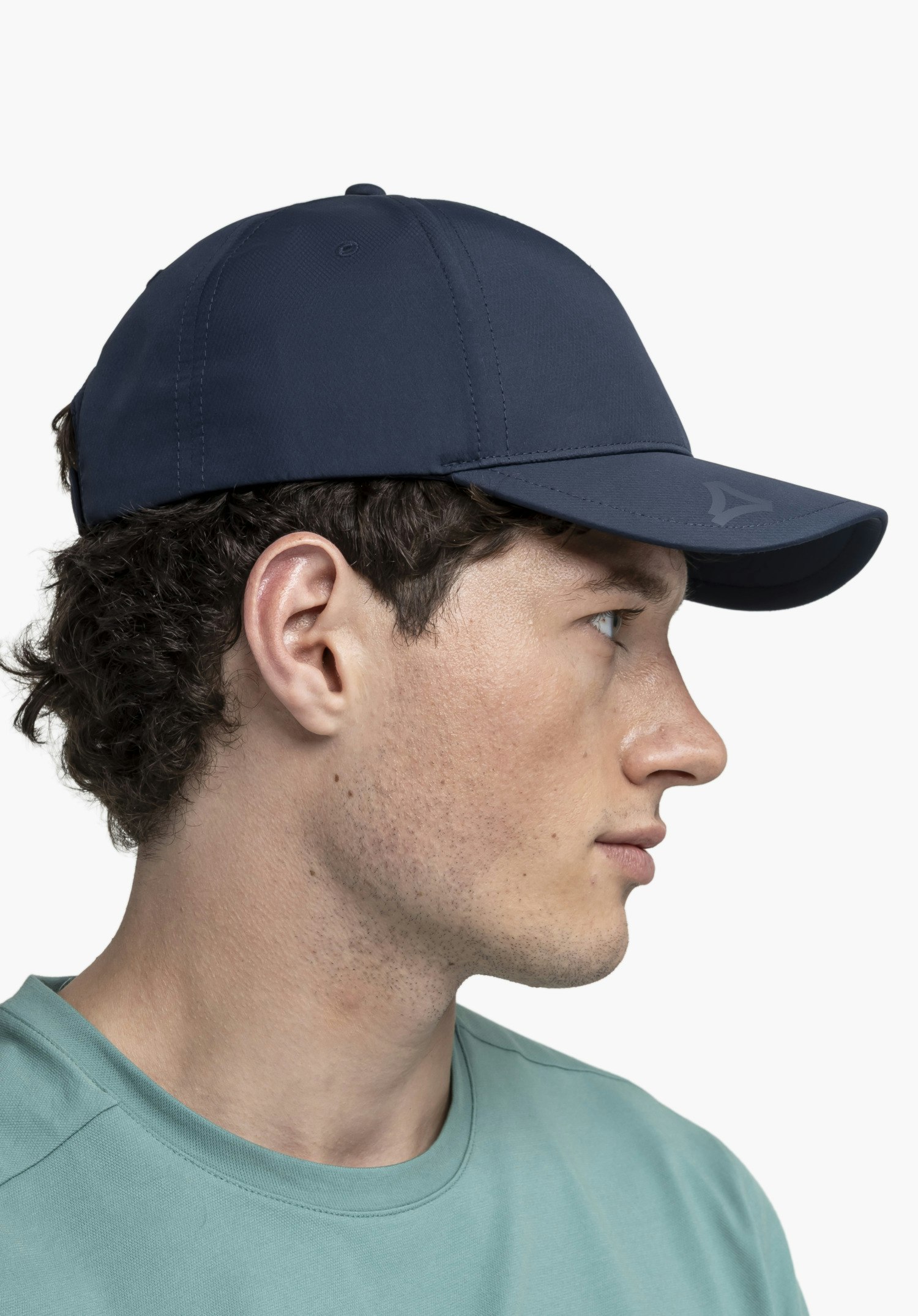 Lightweight, adjustable outdoor cap