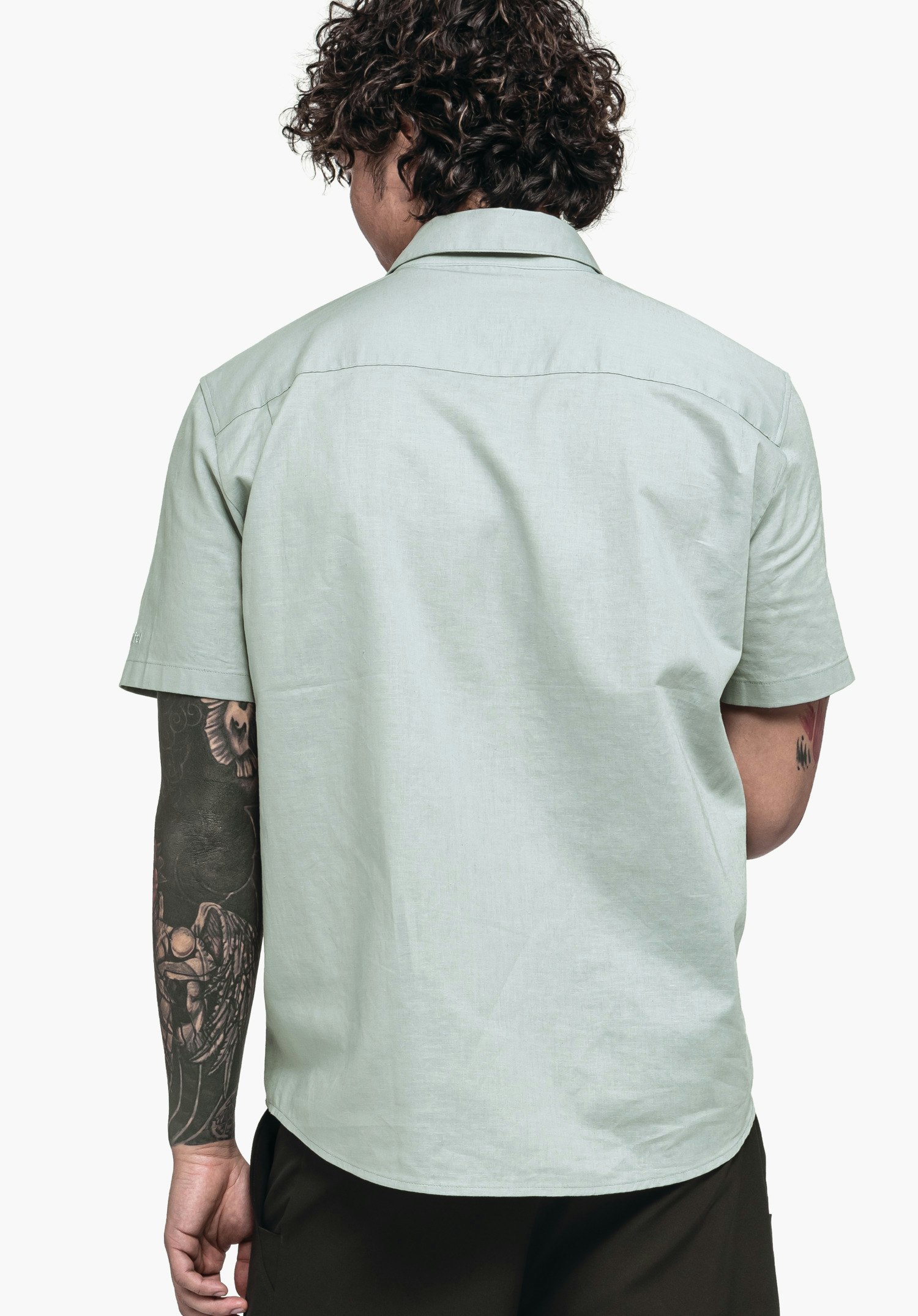 Summery & comfortable short-sleeved shirt