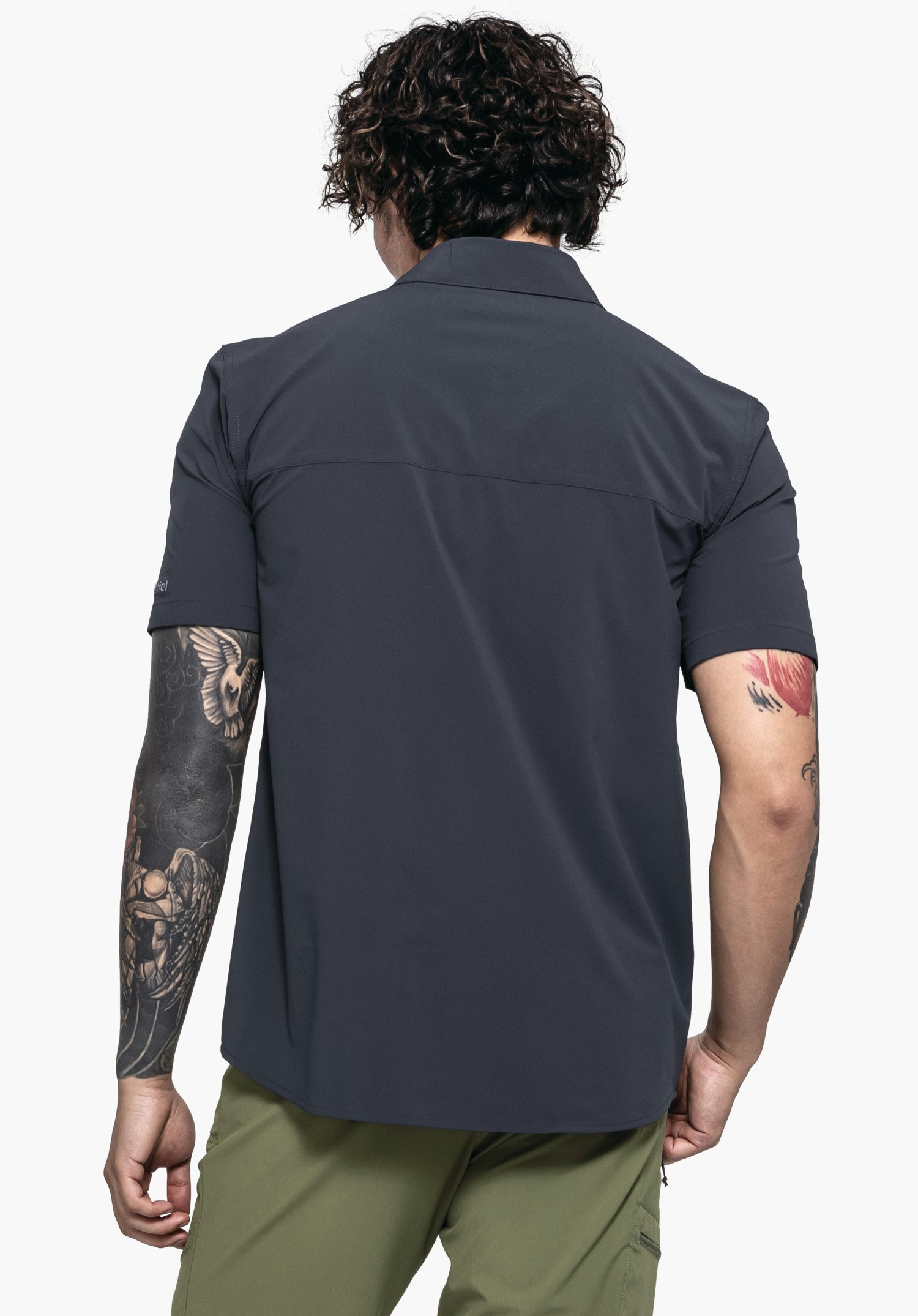 Short-sleeved shirt made from recycled material