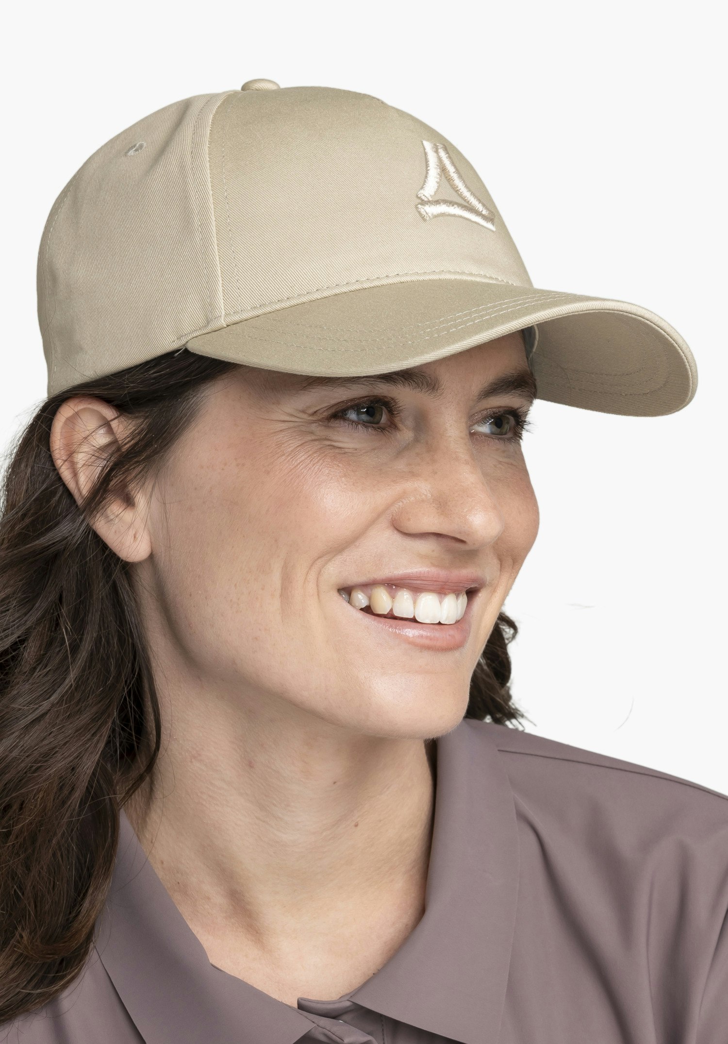 Snapback cap with 3D logo