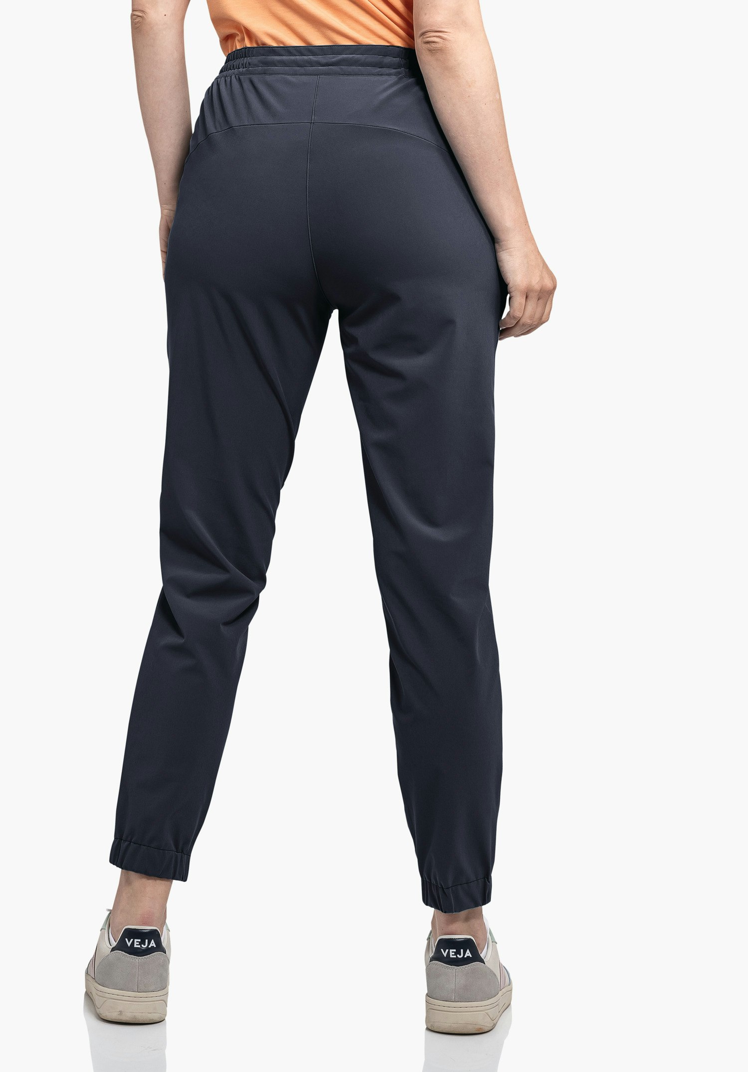 Comfortable & water repellent casual pants