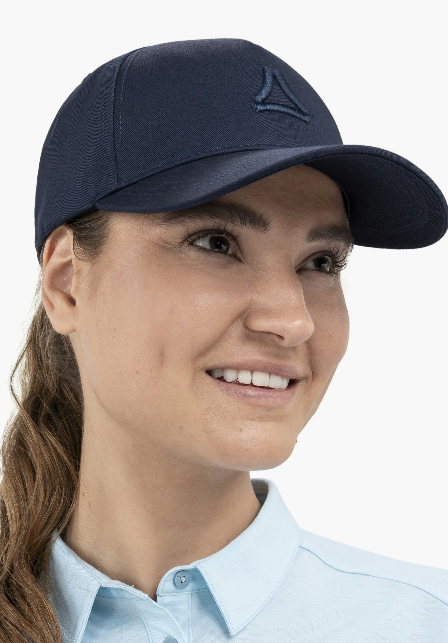 Snapback cap with 3D logo