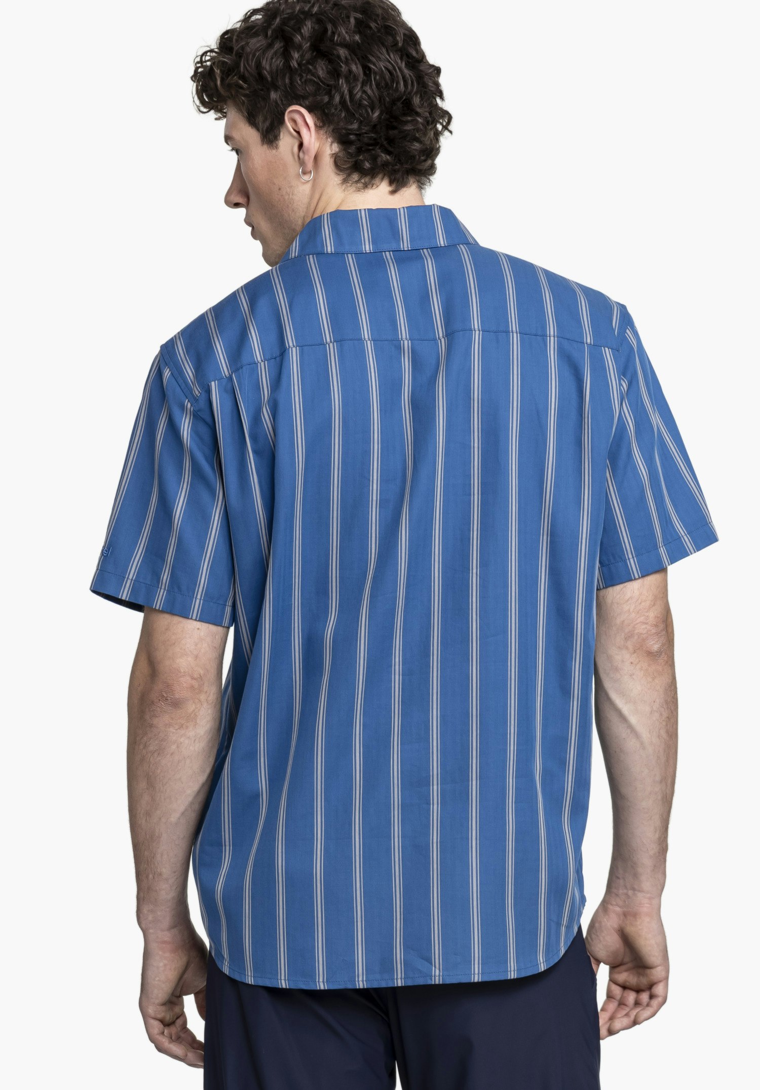 Summery short-sleeved shirt with UV protection
