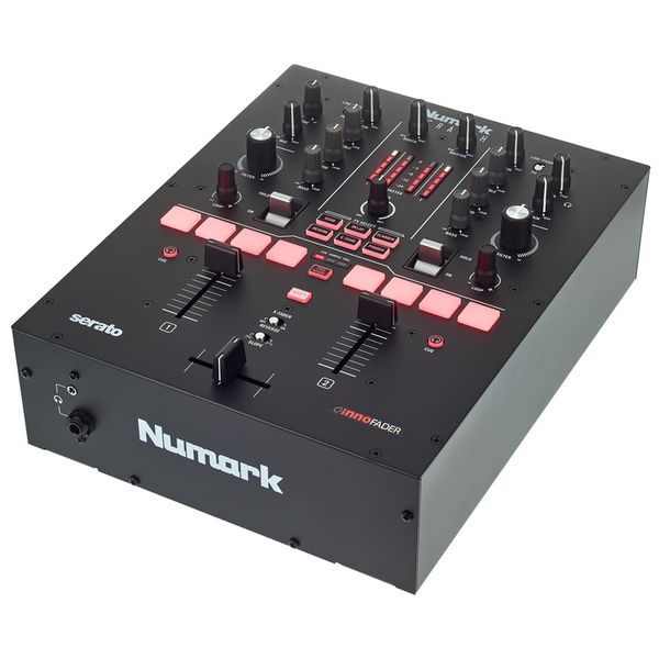 Numark Scratch LP140 Black Bundle