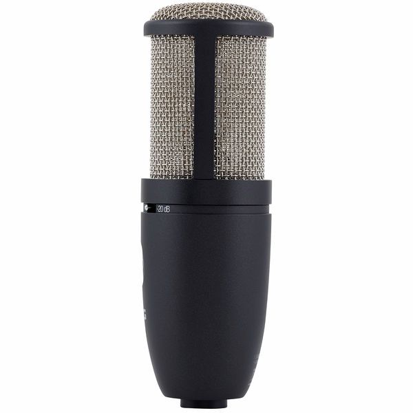 AKG P220