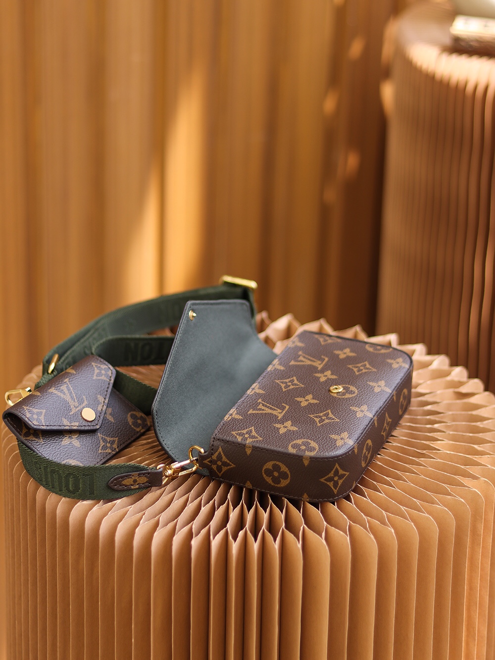Shop Louis Vuitton 2021 SS Félicie Strap & Go (CLUTCH FELICIE STRAP GO,  M80091) by Mikrie