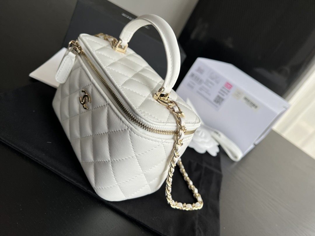 Replica Chanel 22 Bag White