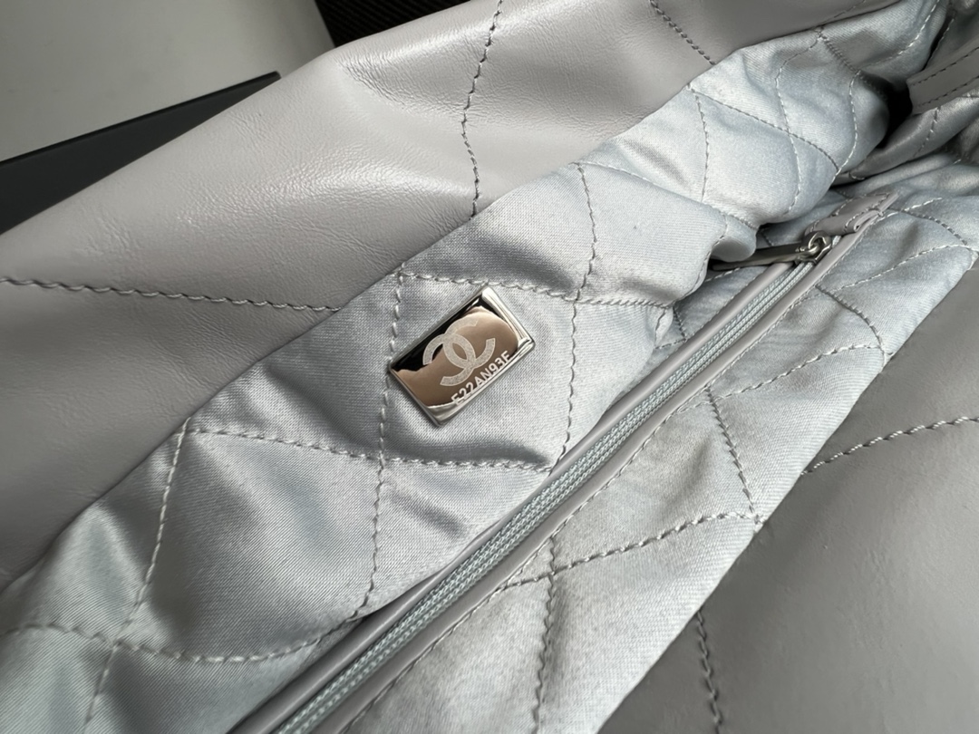 Replica Chanel 22 Bag Light Grey
