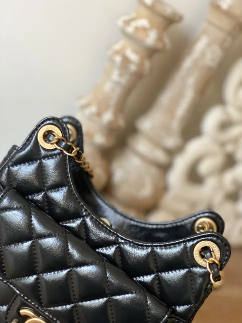 Replica Chanel Quilted Small Classic Flap CF Bag Lambskin 20cm in Ligh