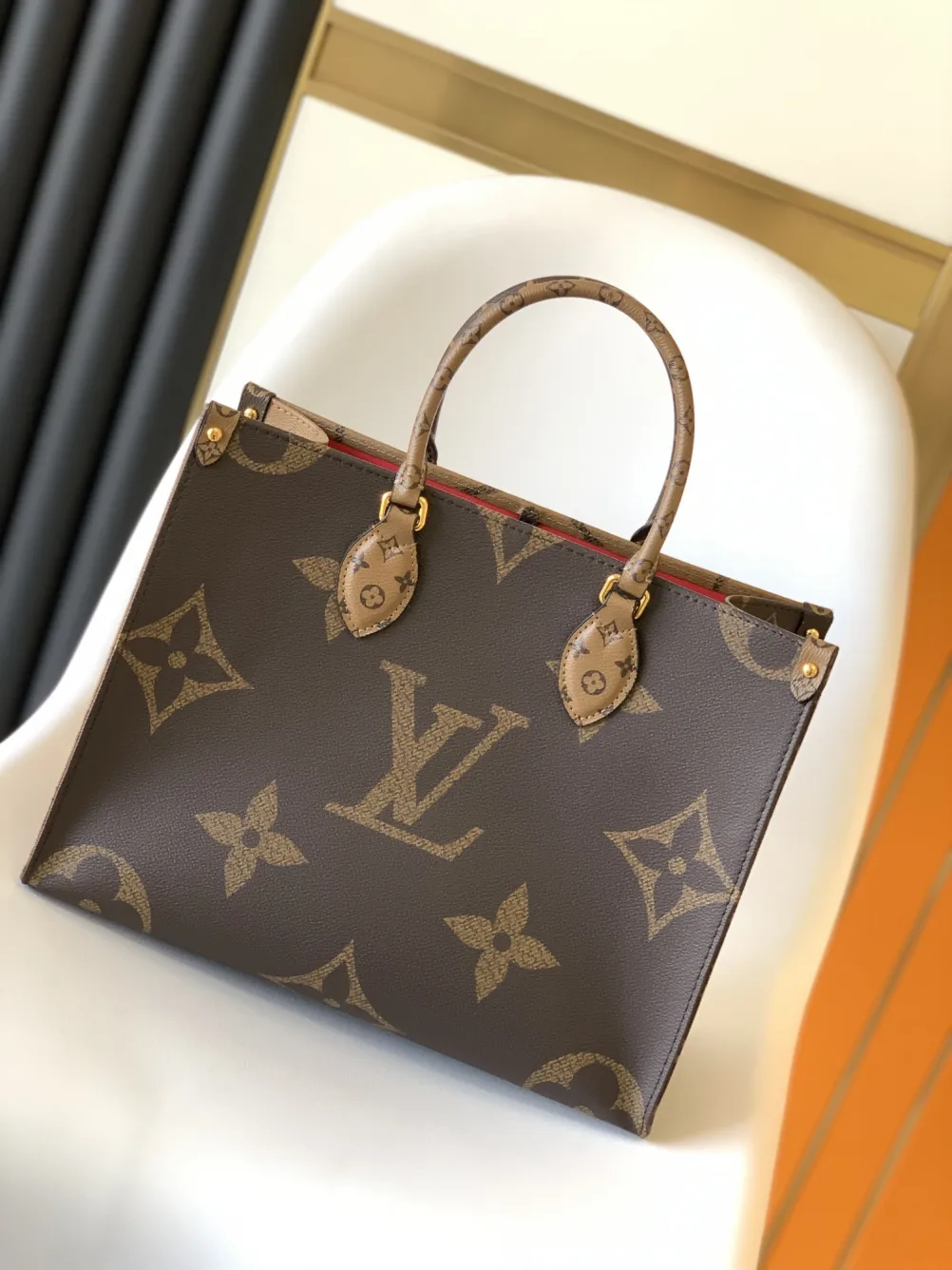 Louis Vuitton ONTHEGO GM Review- Is it worth it?!