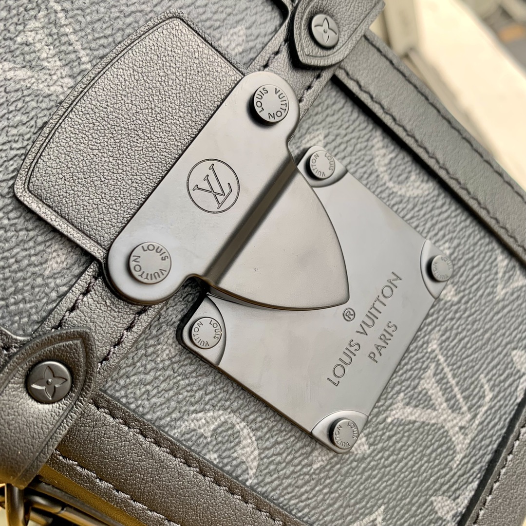 Replica Louis Vuitton Vertical Trunk Wearable Wallet M82070