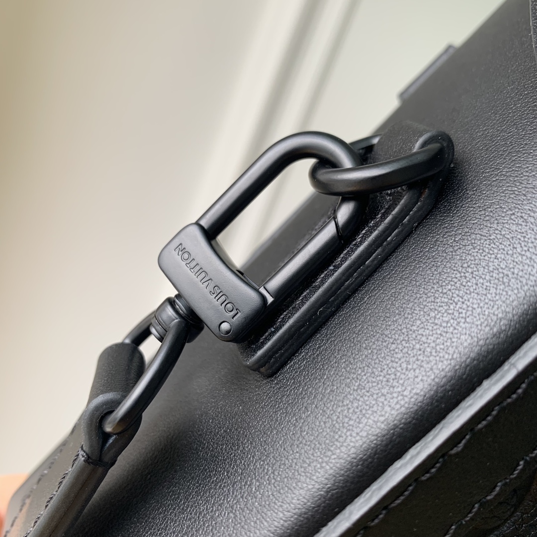 Replica Louis Vuitton Vertical Trunk Wearable Wallet M82077