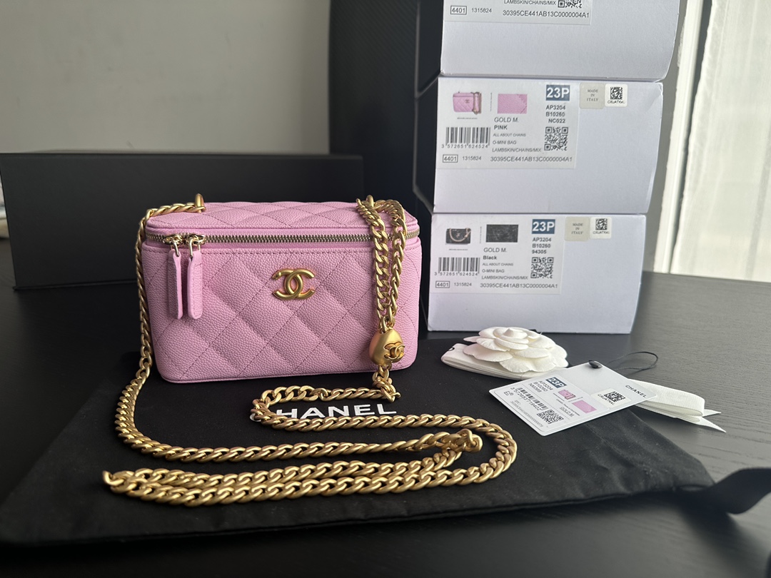 CHANEL 22A Black Caviar Twist Your Buttons 21cm Mini Flap Bag Gold Har –  AYAINLOVE CURATED LUXURIES