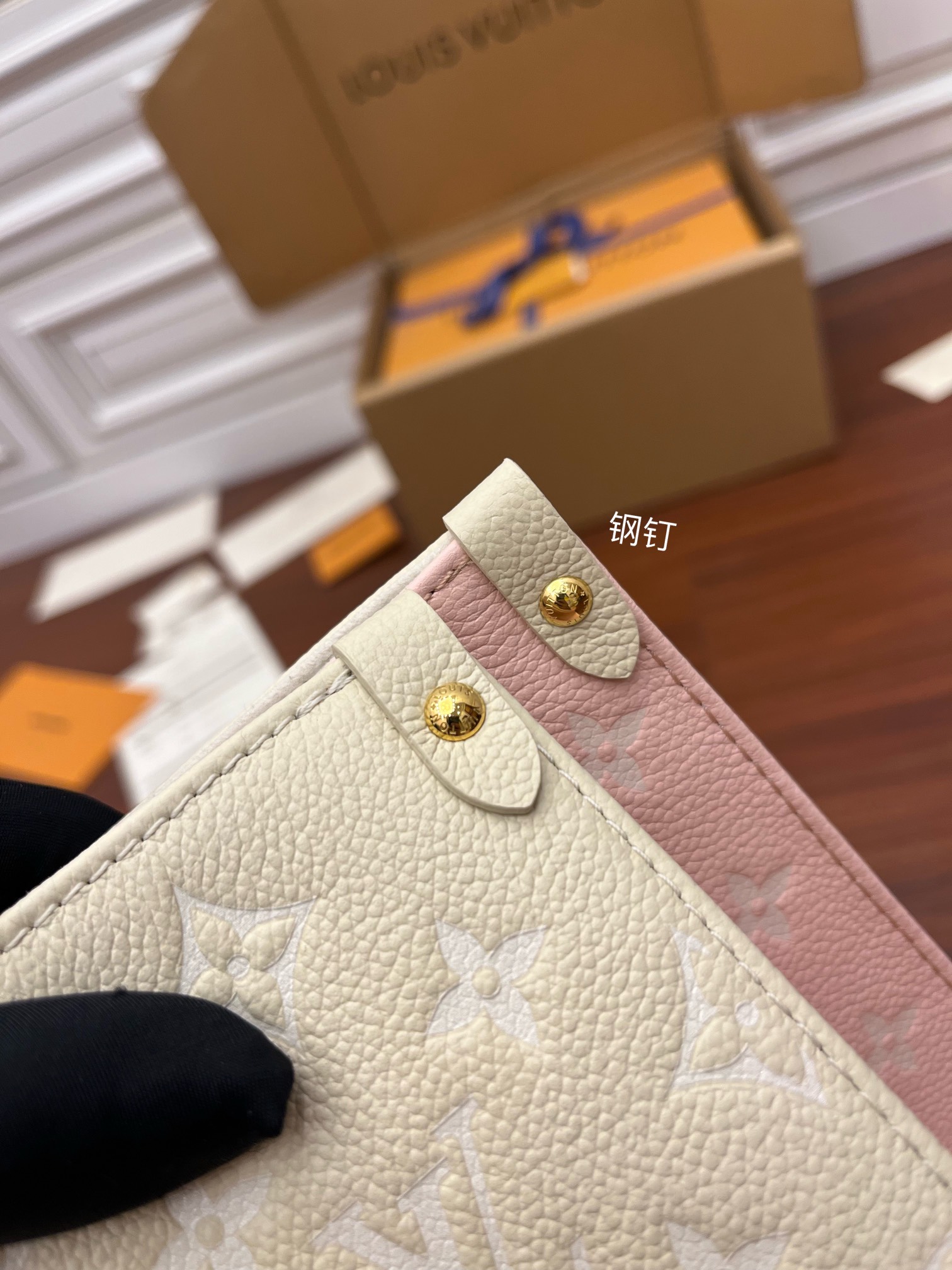 Replica Louis Vuitton Onthego MM Rose Beige M46128